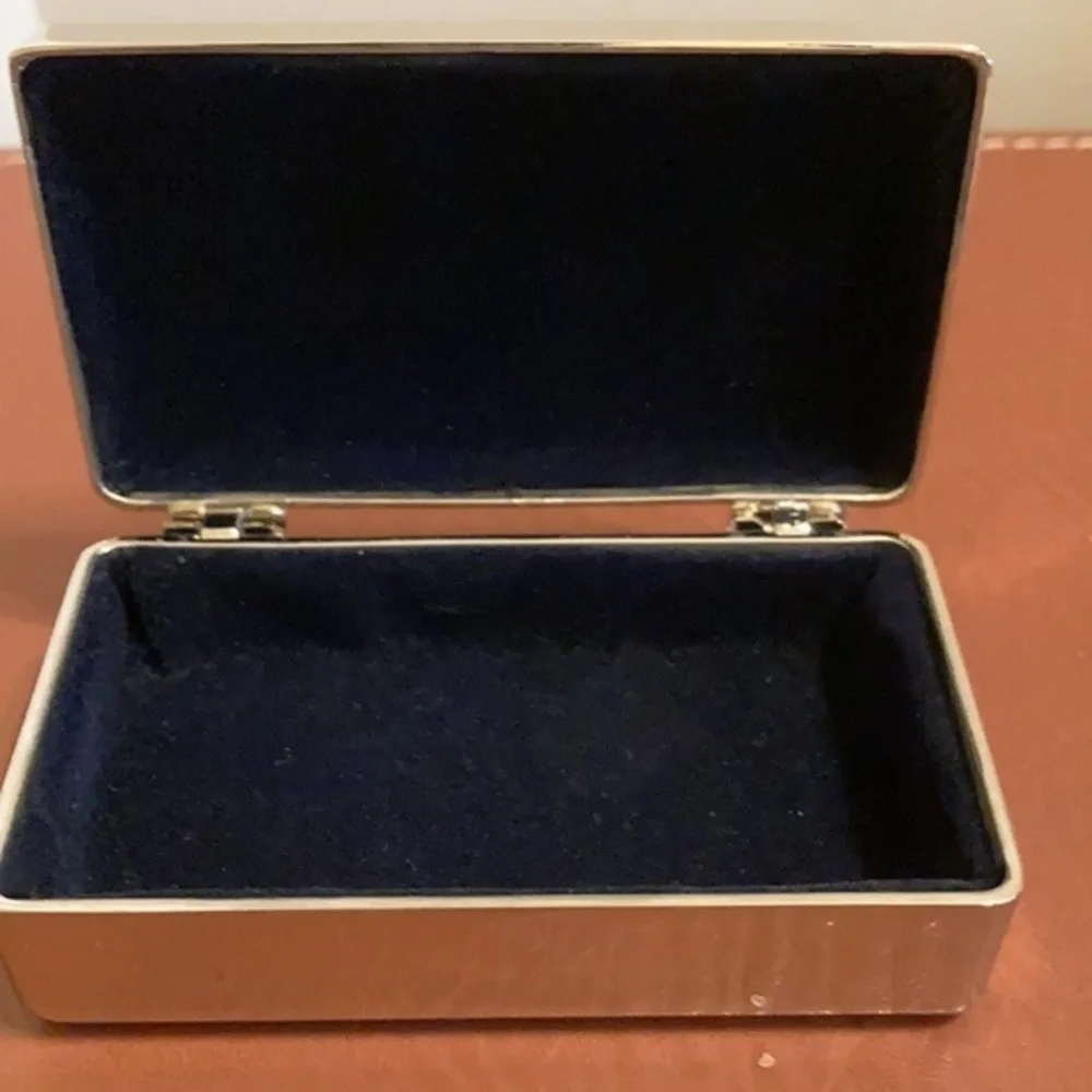 N/A rectangle silver